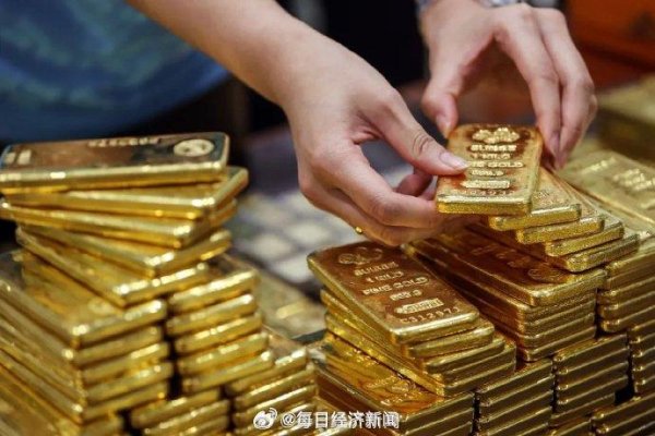 配资开户查询网 黄金突破3300美元！有人借贷炒金一天亏掉6年工资，消费者：脑子冰凉