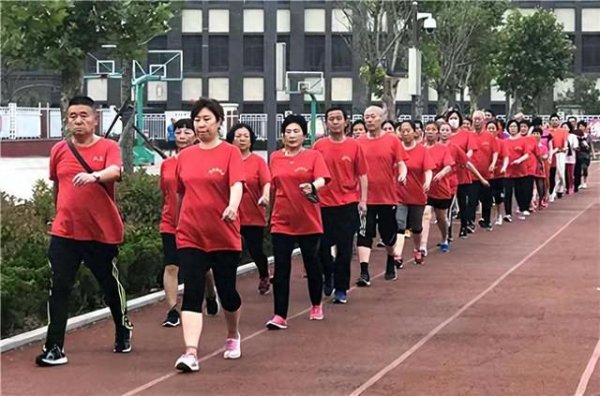 股票配资大全 暴走团锻炼招谁惹谁了? 横行霸道人人喊打, 如此嚣张该怎么管?